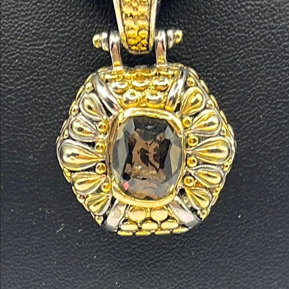 Elegant Black Beaded  Necklace with Gold and Silver tone Pendant  with Quartz - Picture 8 of 14